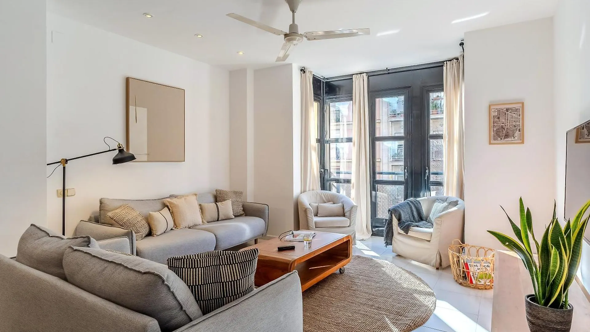 Canela Homes Barcelona Ninot Spain