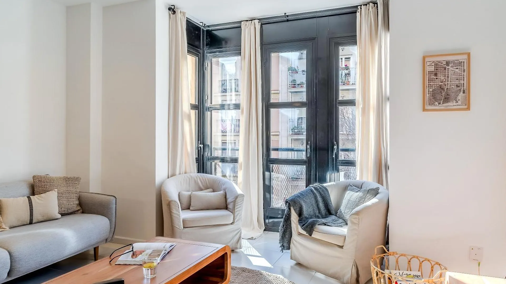 Canela Homes Barcelona Ninot Spain