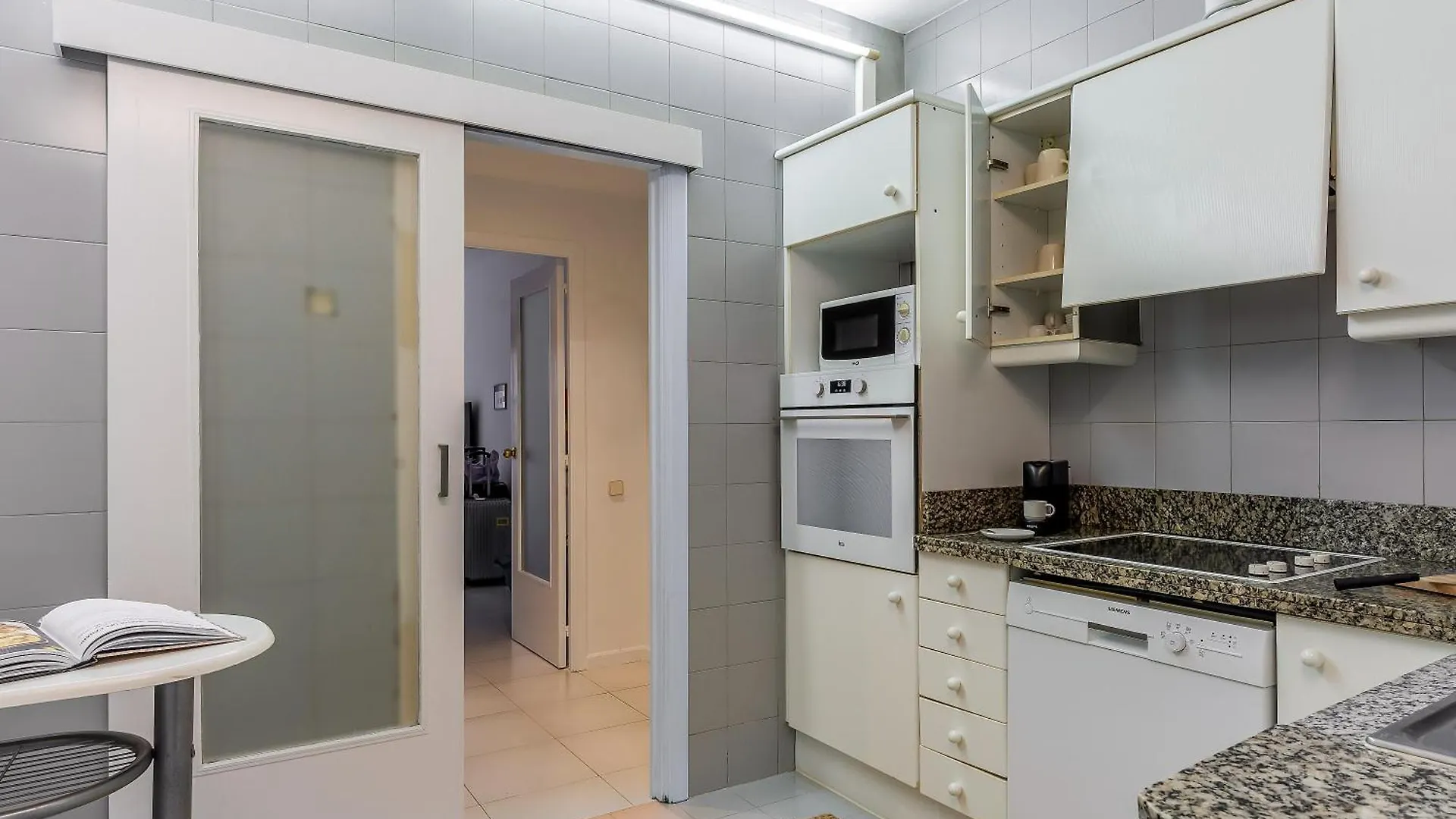 Canela Homes Barcelona Ninot 0*,  Spain